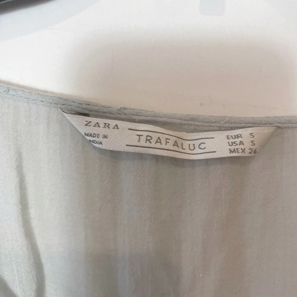 Zara Trafaluc Women Scoop Neck Blouse Gray S Embroidered Fringe Trim Lightweight